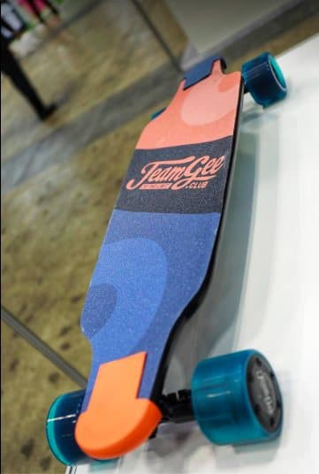 The TeamGee electric skateboard at Gloture’s 2018 booth