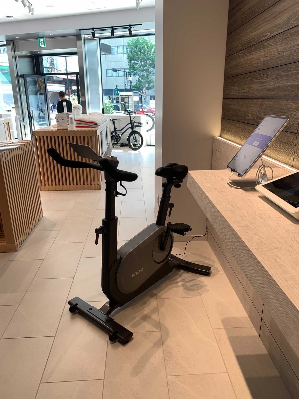 RENPHO AI Smart Bike — b8ta
