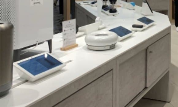 Gloture products on a counter at b8ta Tokyo